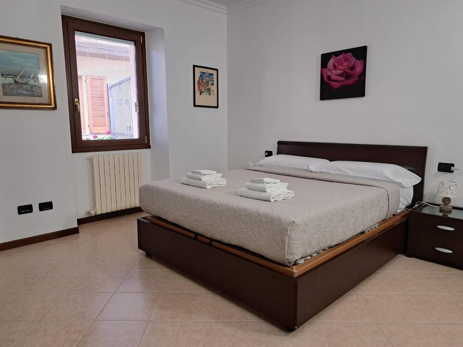 Le Rose Sul Lago Pescate Exterior photo